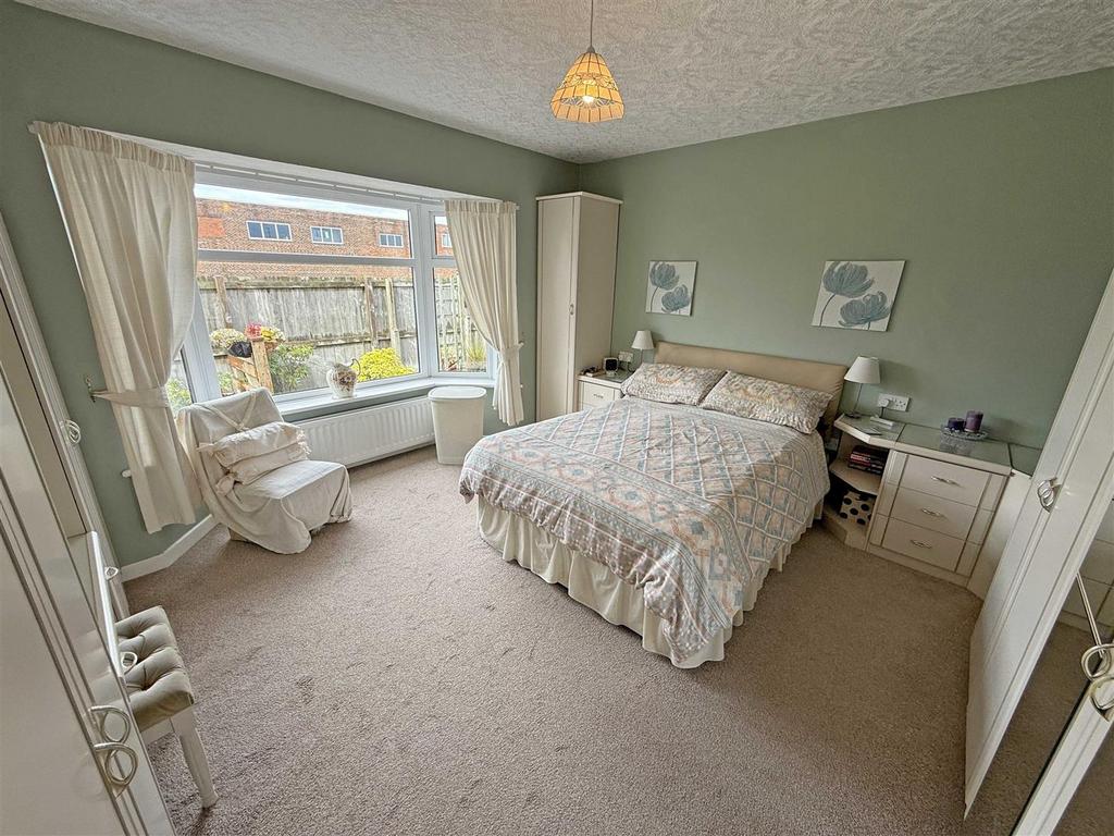Bedroom 1.jpg
