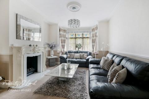 17 Grantock Road, London, E17 4DF