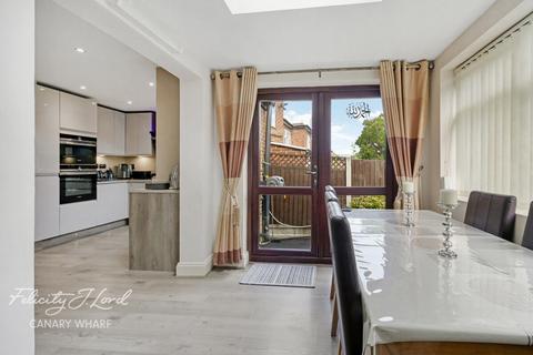 17 Grantock Road, London, E17 4DF