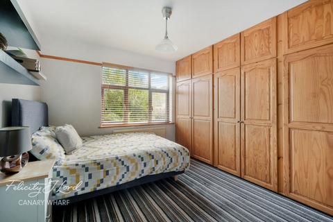 17 Grantock Road, London, E17 4DF