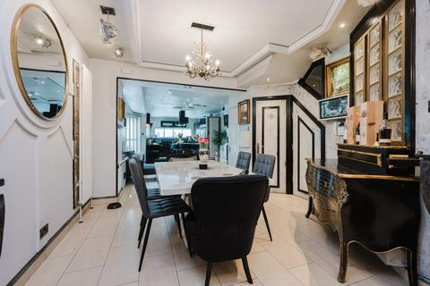 undefined, Russell Road, London SW19
