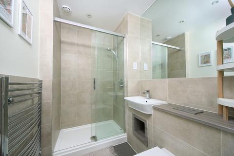 2 bedroom flat for sale, Stanley Road, W3