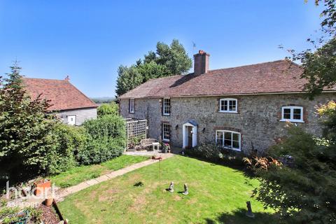 4 bedroom detached house for sale, Kingsford Street, Ashford