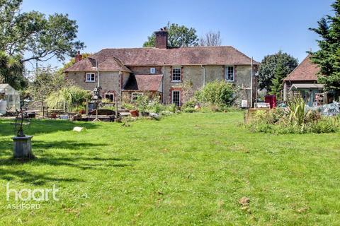 4 bedroom detached house for sale, Kingsford Street, Ashford