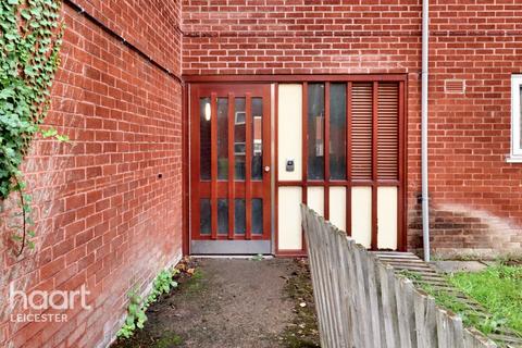9 Andrewes Close, Leicester, LE3 5PD