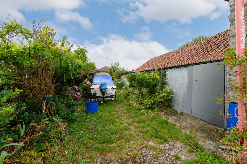 Outbuilding/Bungalow