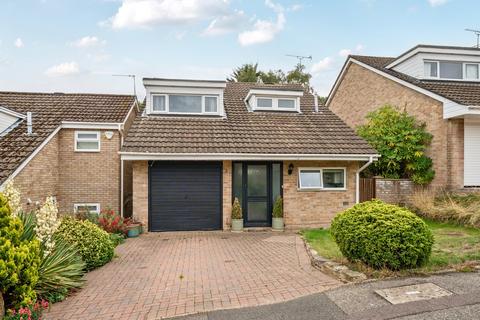 18 Hampton Road, Farnham, GU9 0DQ