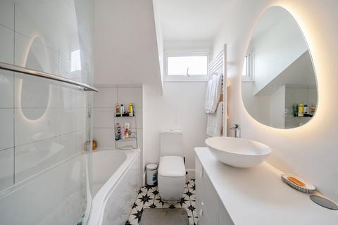18 Hampton Road, Farnham, GU9 0DQ