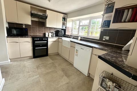 4 bedroom end of terrace house for sale, Castle Street, Somerton TA11