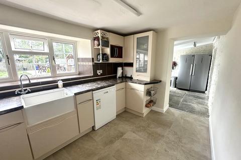 4 bedroom end of terrace house for sale, Castle Street, Somerton TA11
