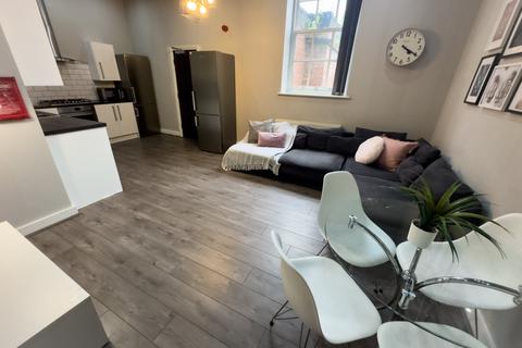 undefined, Irvine Street, L7 8SZ,