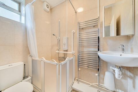 4 bedroom flat for sale, Wimbledon Park Side, London, SW19