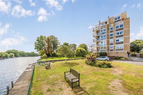 undefined, Thamespoint, Teddington TW11