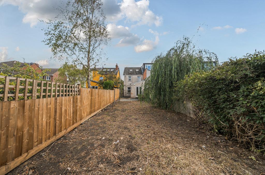 1347862-5-68b5a10...