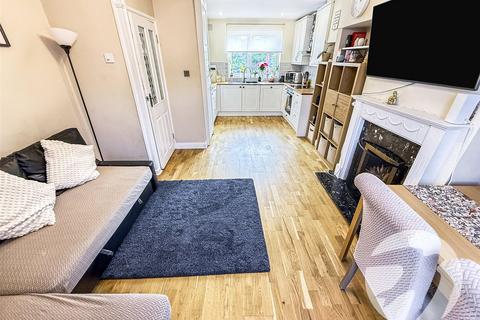 57 Thursley Road, London, SE9 4HL