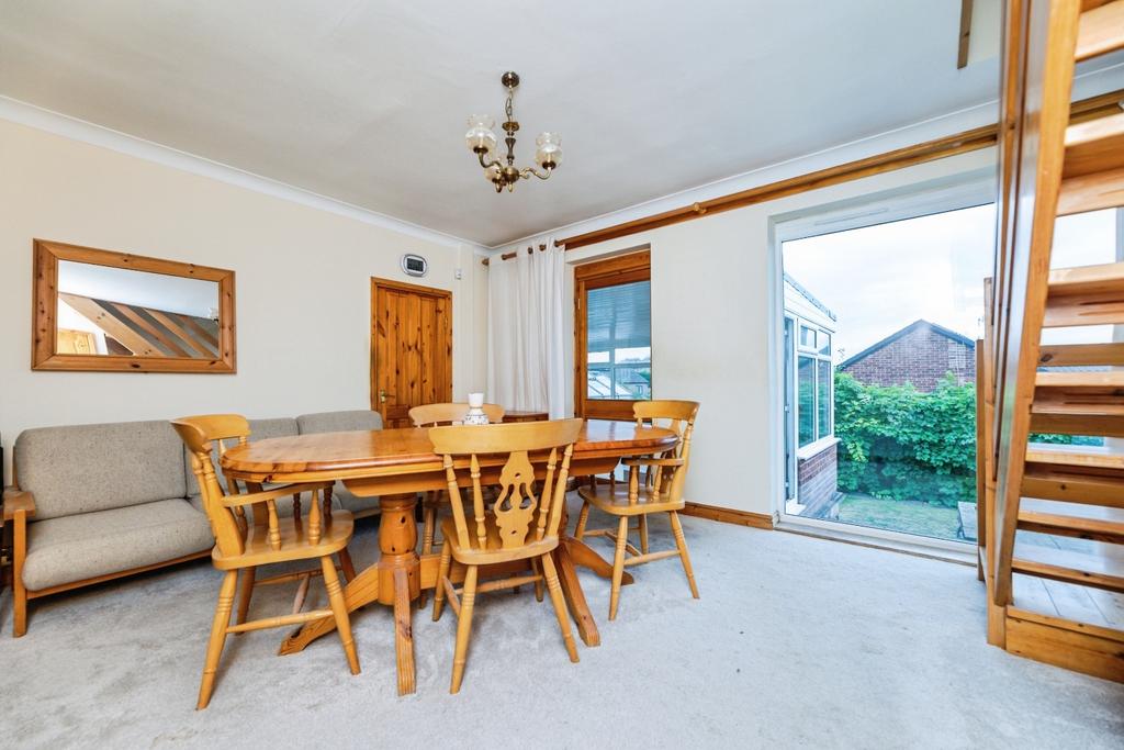 Pbox-dining room-327047.jpg