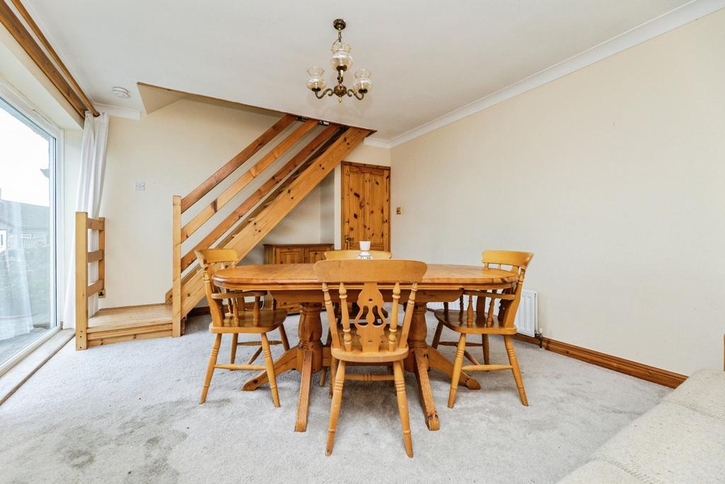Pbox-dining room-327047.jpg