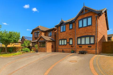 4 bedroom detached house for sale, Tansey Close, Bucknall, Stoke-on-Trent, ST2