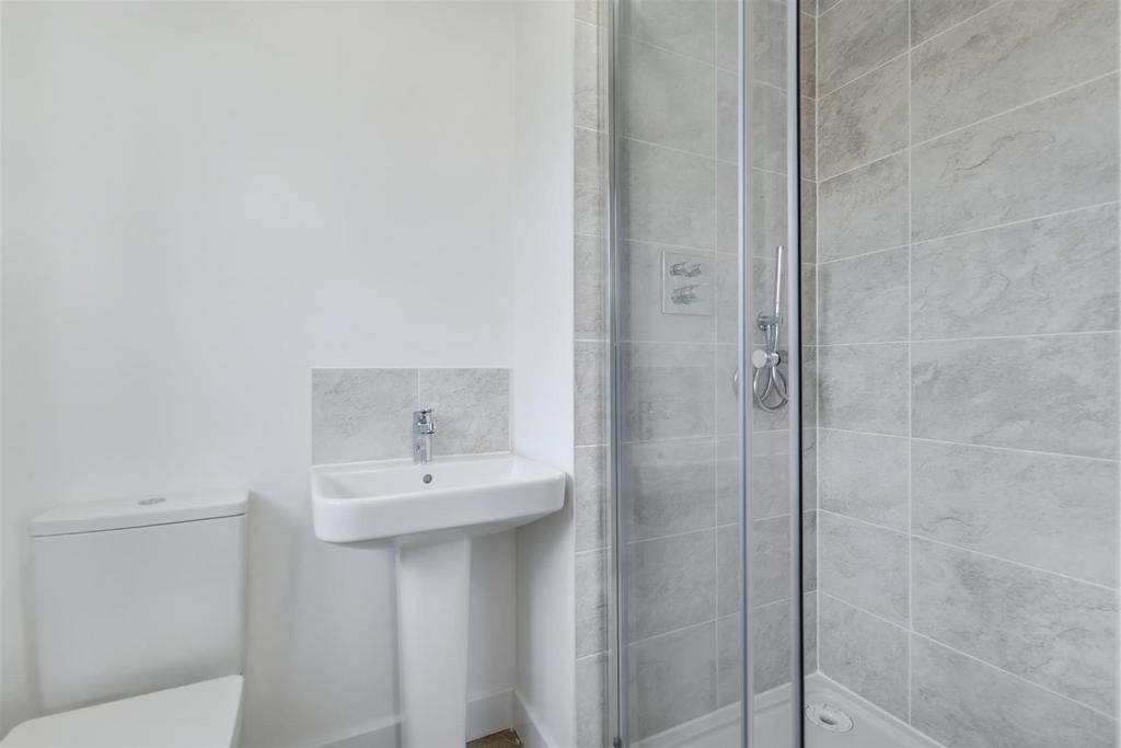 Plot 38 - Ensuite.jpeg