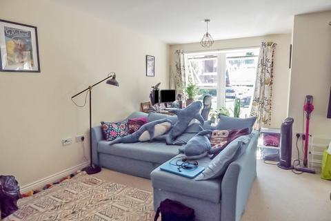 undefined, Chain Court, Swindon SN1