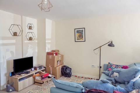undefined, Chain Court, Swindon SN1