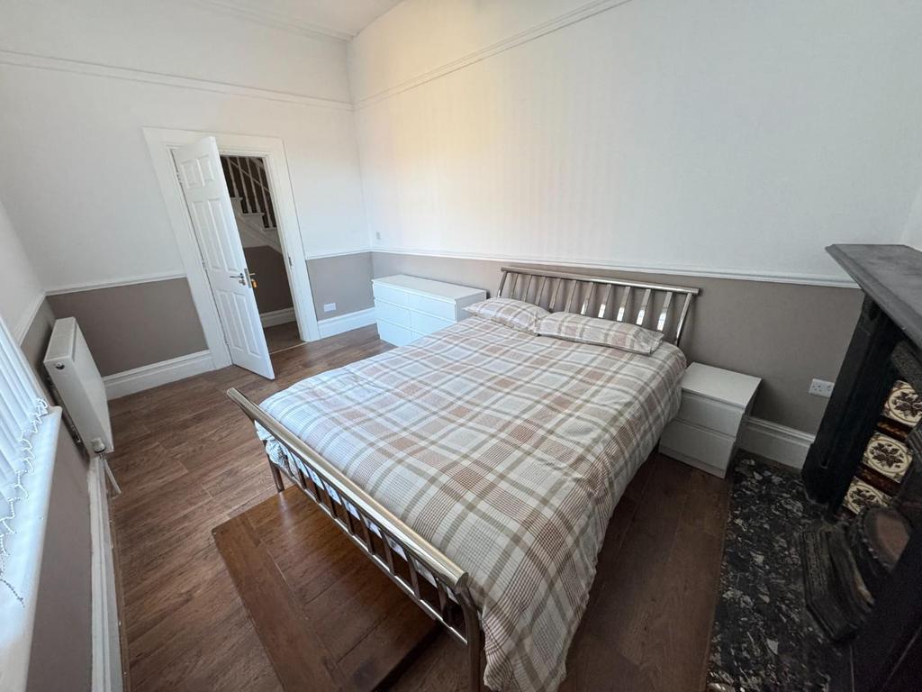 Reception / ground floor bedroom