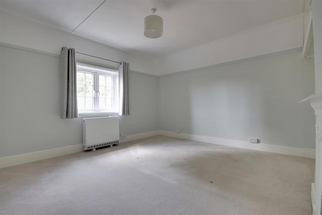Bedroom 5.jpg