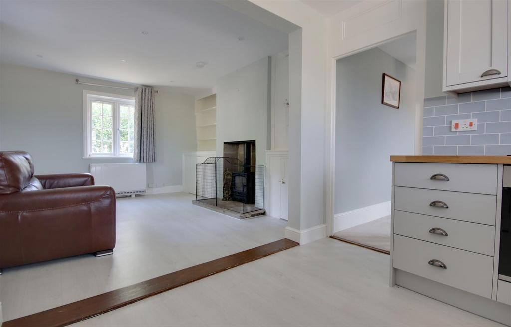Living room 3.jpg