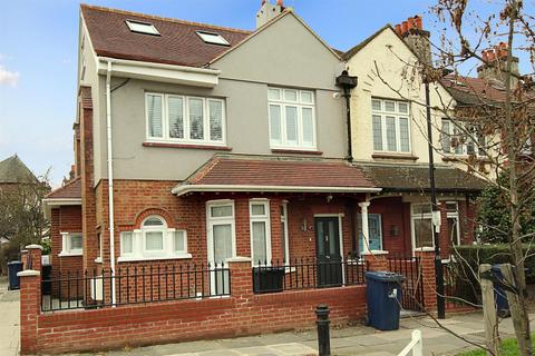 Horn Lane, W3