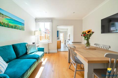 4 bedroom semi-detached house for sale, Gardner Road, Surrey GU1