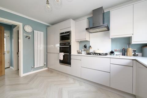 5 bedroom detached house for sale, Yalbury Wood Way, Gillingham, Dorset