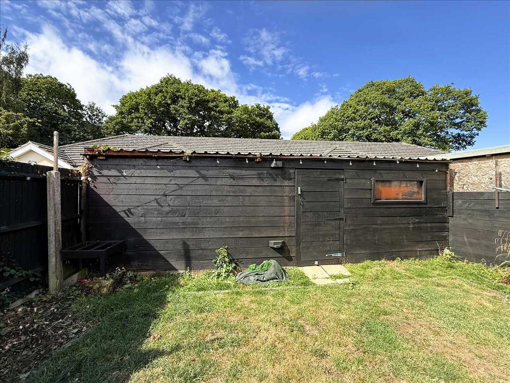 Rear Garden Workshop