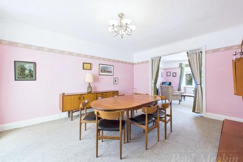 3 bedroom detached house for sale, Penwortham Road, South Croydon