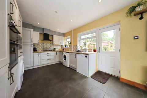 16 Loak Road, Albrighton, Wolverhampton, WV7 3HT
