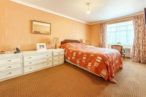 2 bedroom bungalow for sale, Seagate Walk, Littlehampton, West Sussex