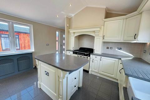 2 bedroom lodge for sale, Blairgowrie PH13