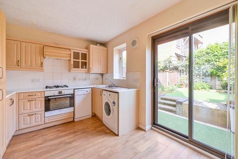 Hanover Avenue, Royal Docks, London, E16
