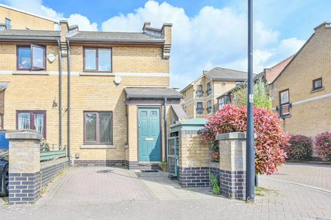 Hanover Avenue, Royal Docks, London, E16