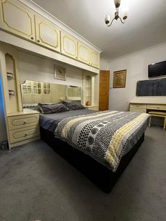 4 bedroom house share to rent, Halsham Road, IG11 9HG