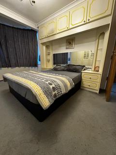 4 bedroom house share to rent, Halsham Road, IG11 9HG