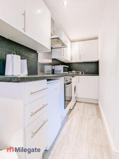 Studio to rent, Vaughan Avenue, London NW4