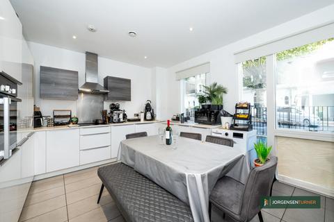 3 bedroom flat to rent, Cambridge Avenue, North Maida Vale