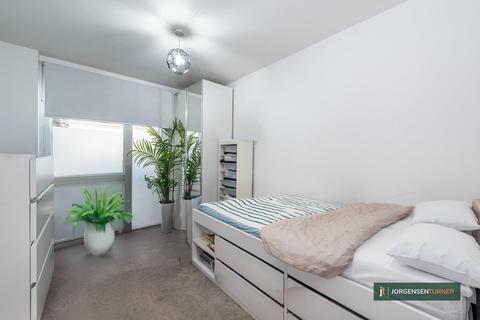 3 bedroom flat to rent, Cambridge Avenue, North Maida Vale