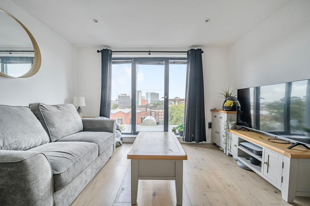 Kitchen / Lounge
