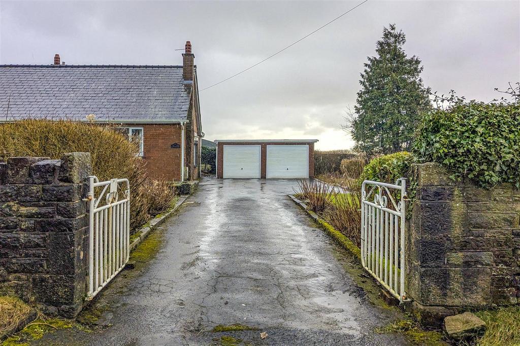 Higherfields back lane standish -15.jpg