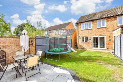3 bedroom semi-detached house for sale, Fern Drive, Havant PO9