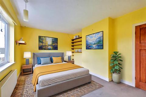 3 bedroom end of terrace house for sale, Radford Grove Lane, Nottingham