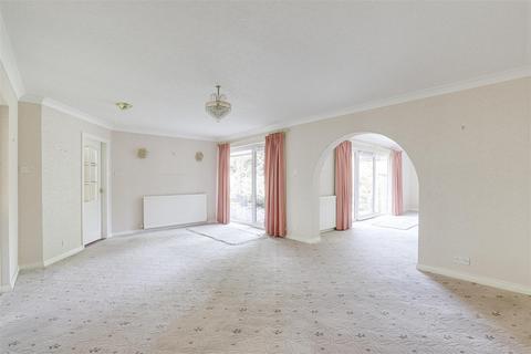 undefined, Ash Close, Burton Joyce NG14