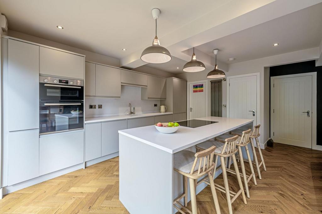 Kitchen Area 2