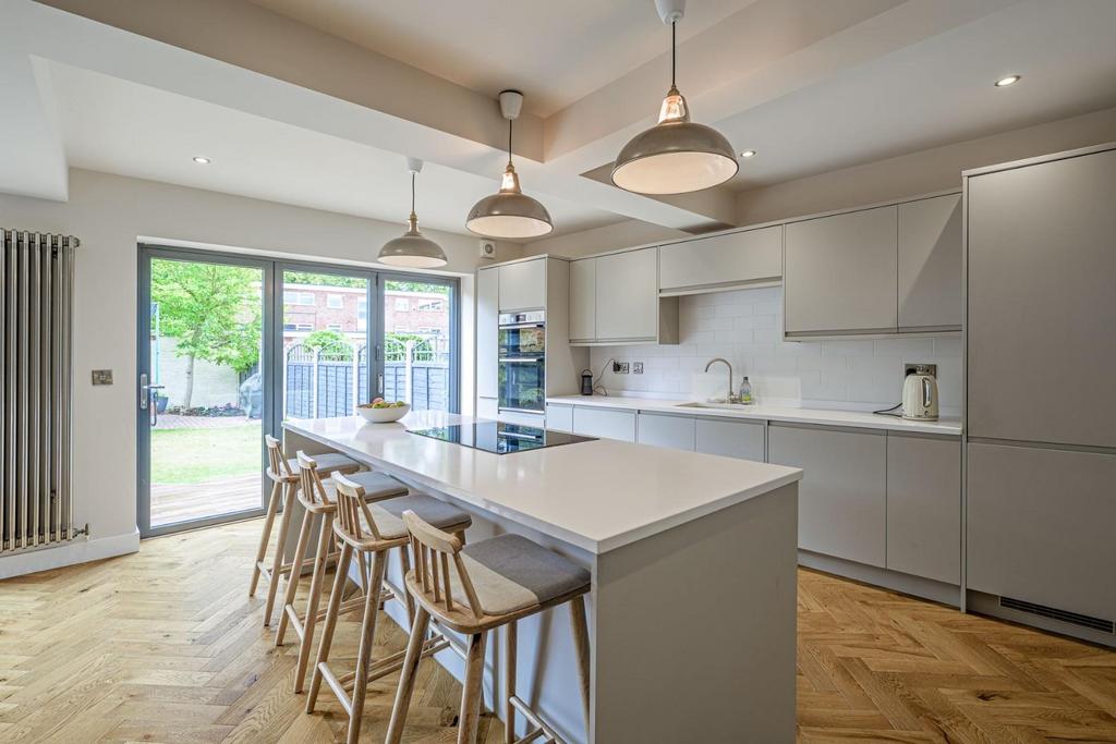 Kitchen Area 1
